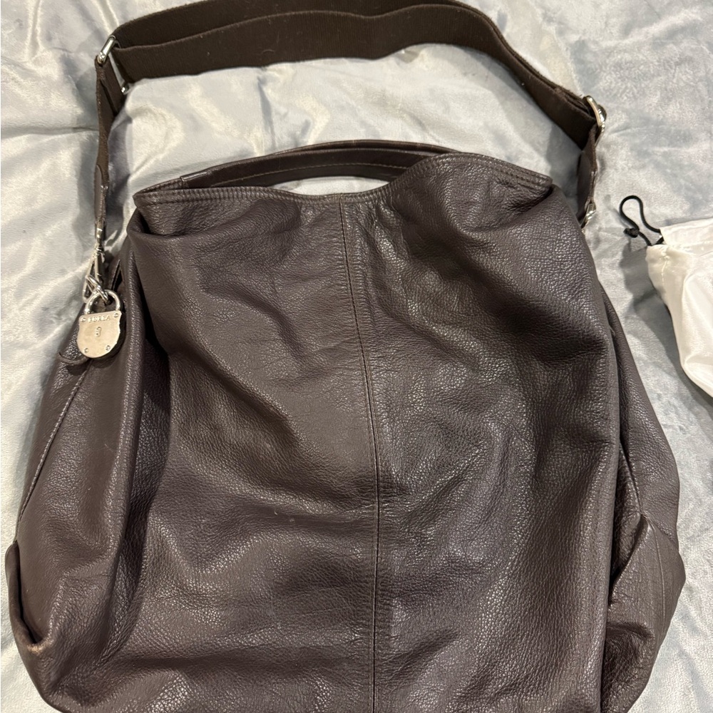 EUC Furla bag. Comes with dust bag and both are in great condition.